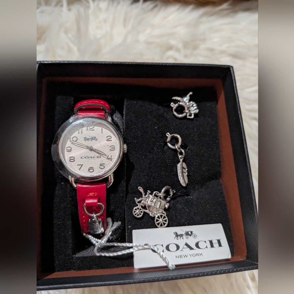 COACH
Delancey Quartz White Dial Women's Watch - Picture 10 of 16
